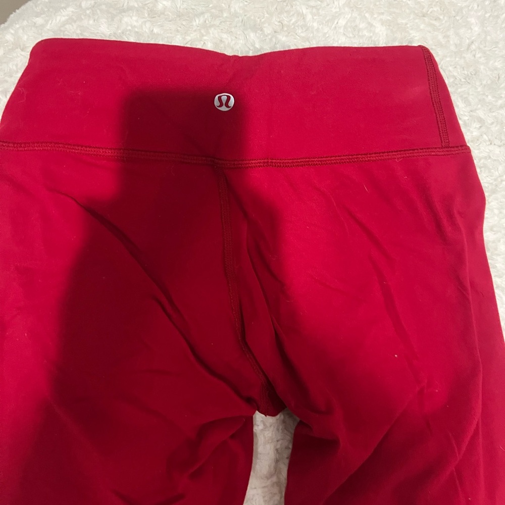 Dark pink lulu leggings
